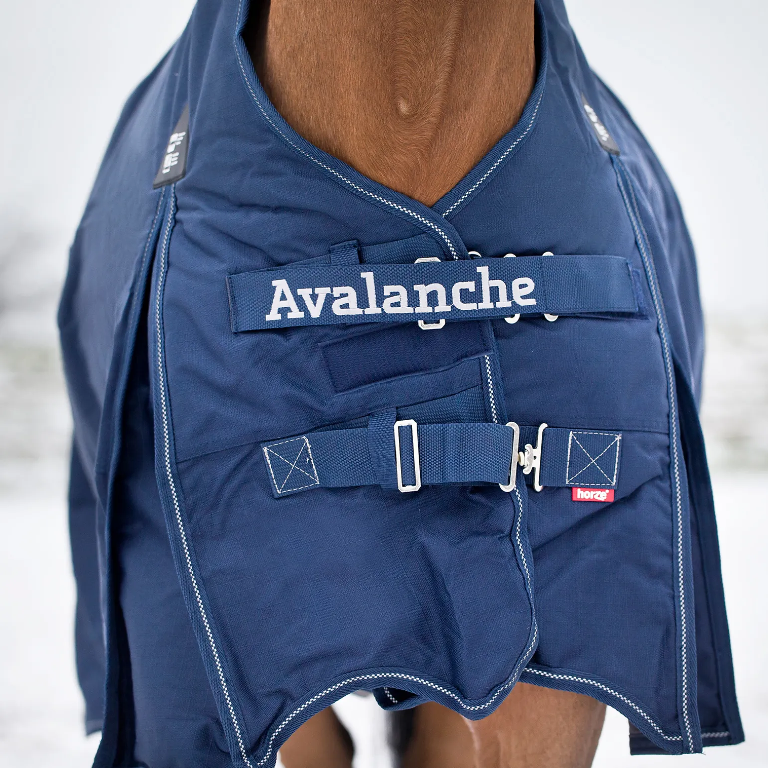 * Avalanche 1200 Denierin Keskipaksu Ulkoloimi 150 G, Korkealla Kaulaosalla