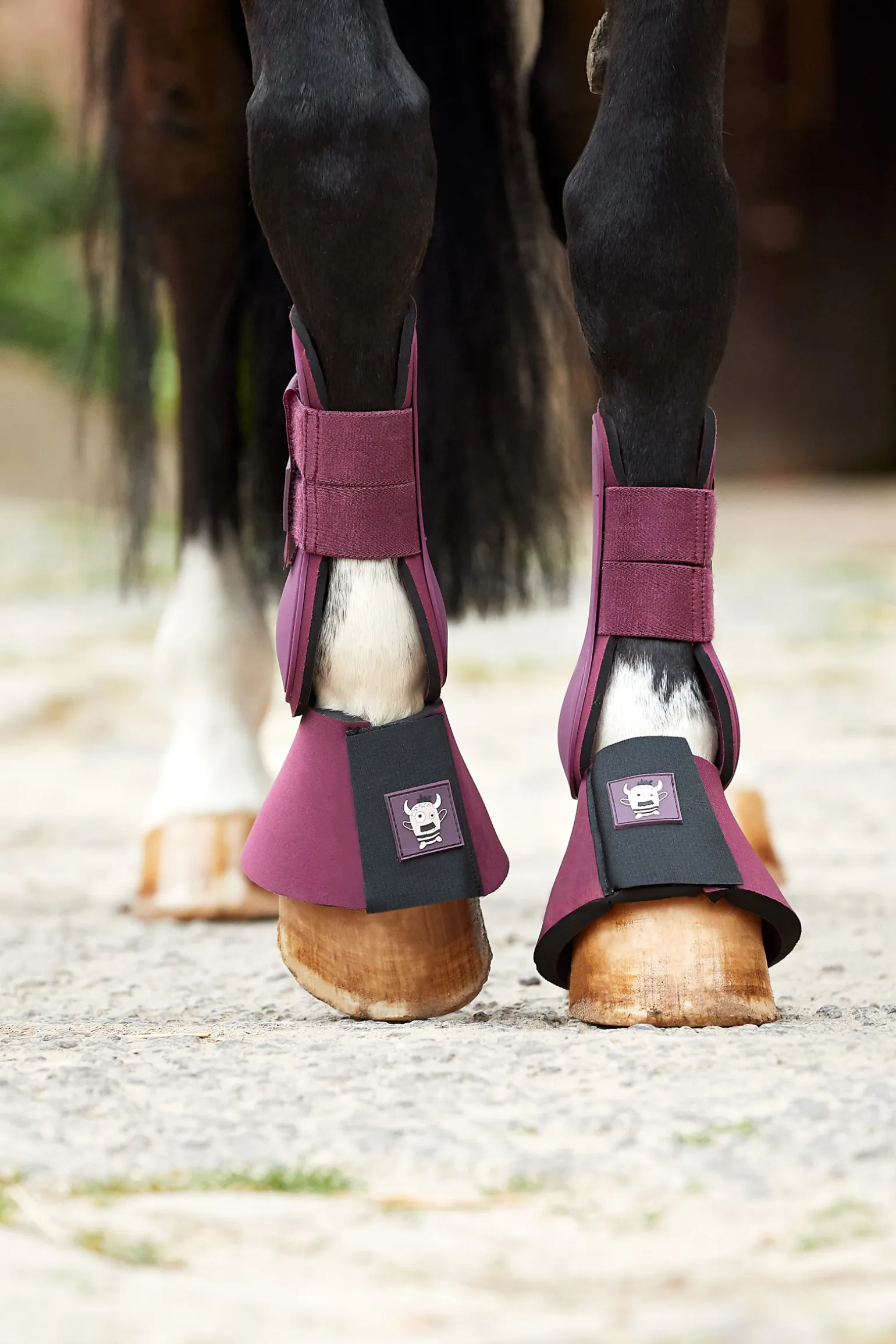 * Monster Pony Putsit