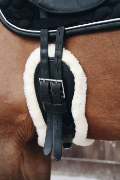 Kentucky Horsewear Anatominen Satulavyo Lampaankarvalla, Lyhyt