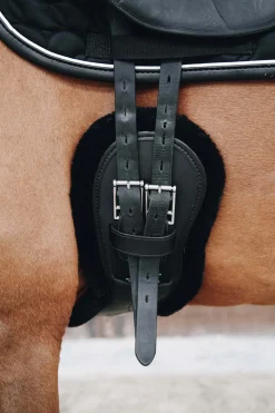 Kentucky Horsewear Sheepskin Satulavyon Pehmuste Anatomiselle, Lyhyelle Satulavyolle