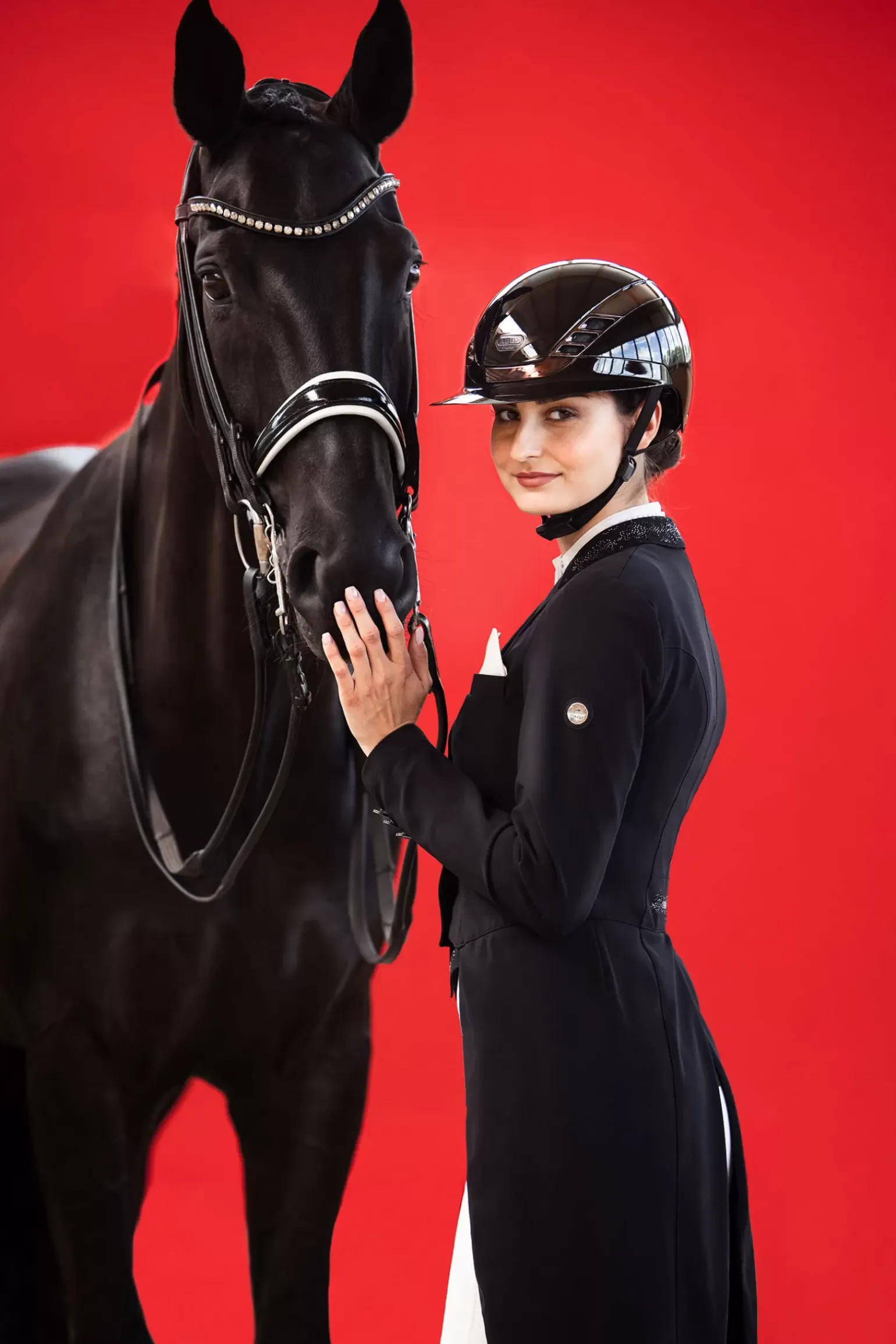 Pikeur Abus Airluxe Chrome Ratsastuskypara Pitkalla Lipalla